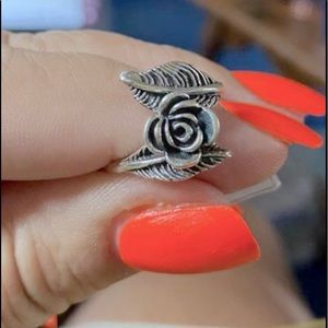 Sterling Silver Ring 🌹